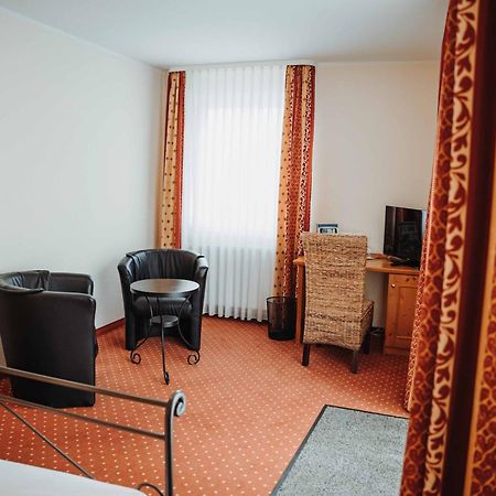 Hotel Am Wallgraben Брилон Стая снимка
