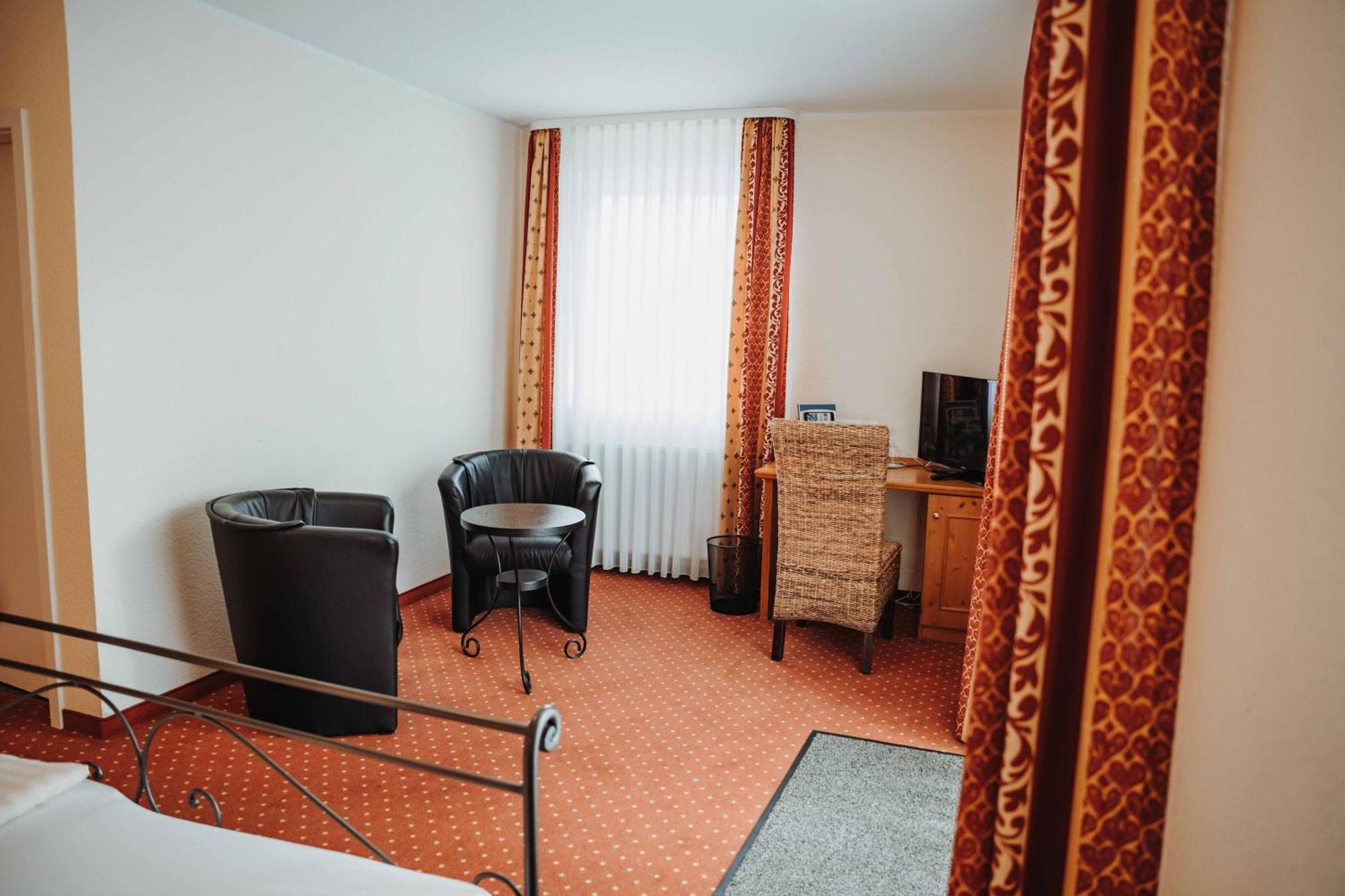Hotel Am Wallgraben Брилон Стая снимка