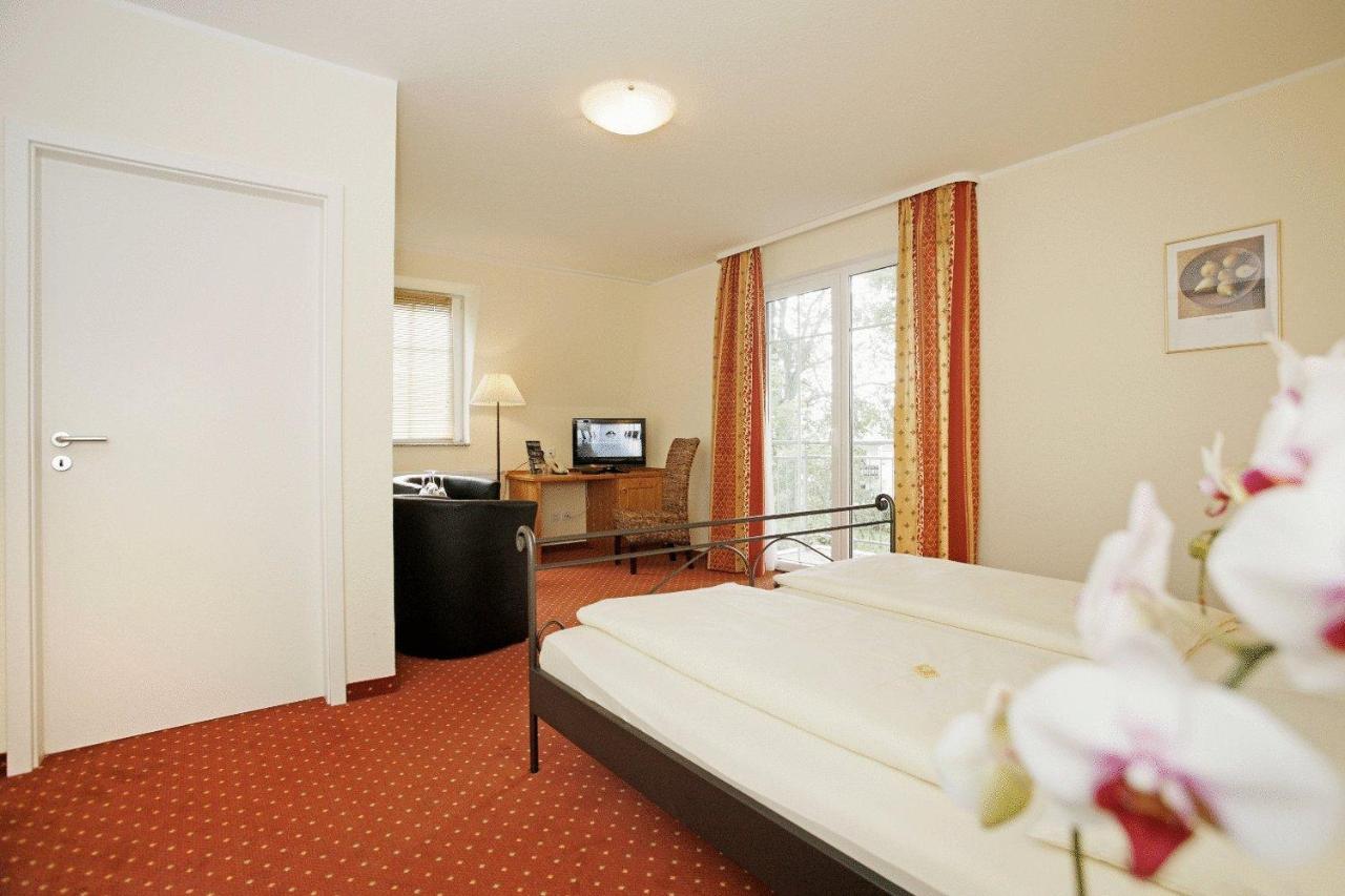 Hotel Am Wallgraben Брилон Стая снимка