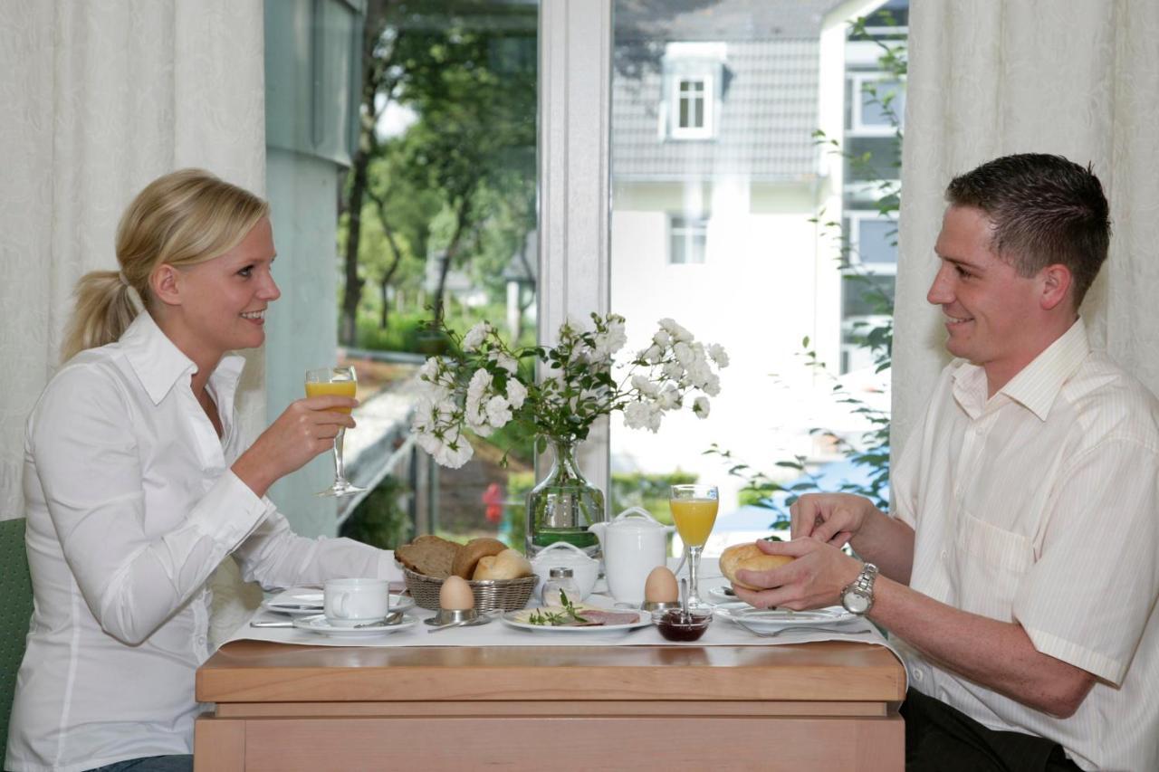 Hotel Am Wallgraben Брилон Екстериор снимка