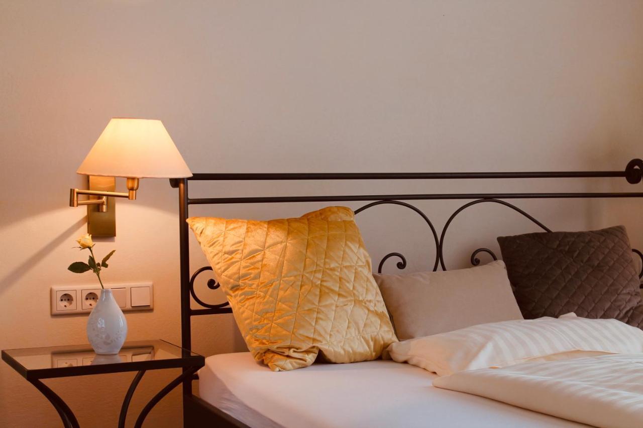 Hotel Am Wallgraben Брилон Екстериор снимка
