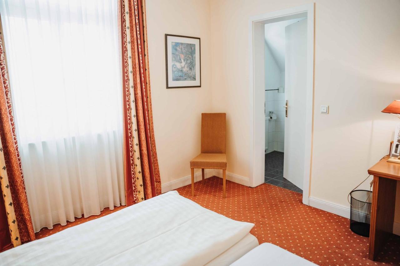 Hotel Am Wallgraben Брилон Екстериор снимка