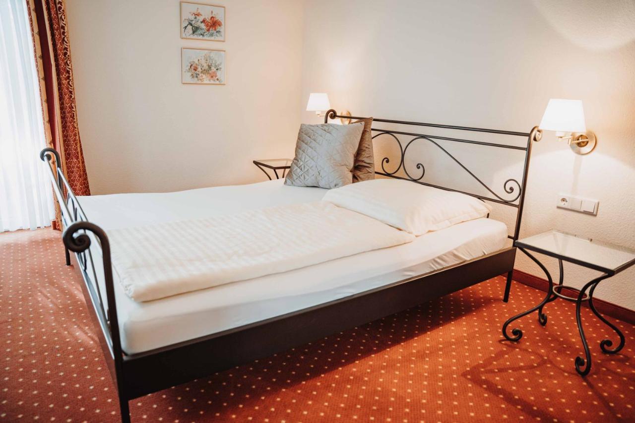 Hotel Am Wallgraben Брилон Екстериор снимка