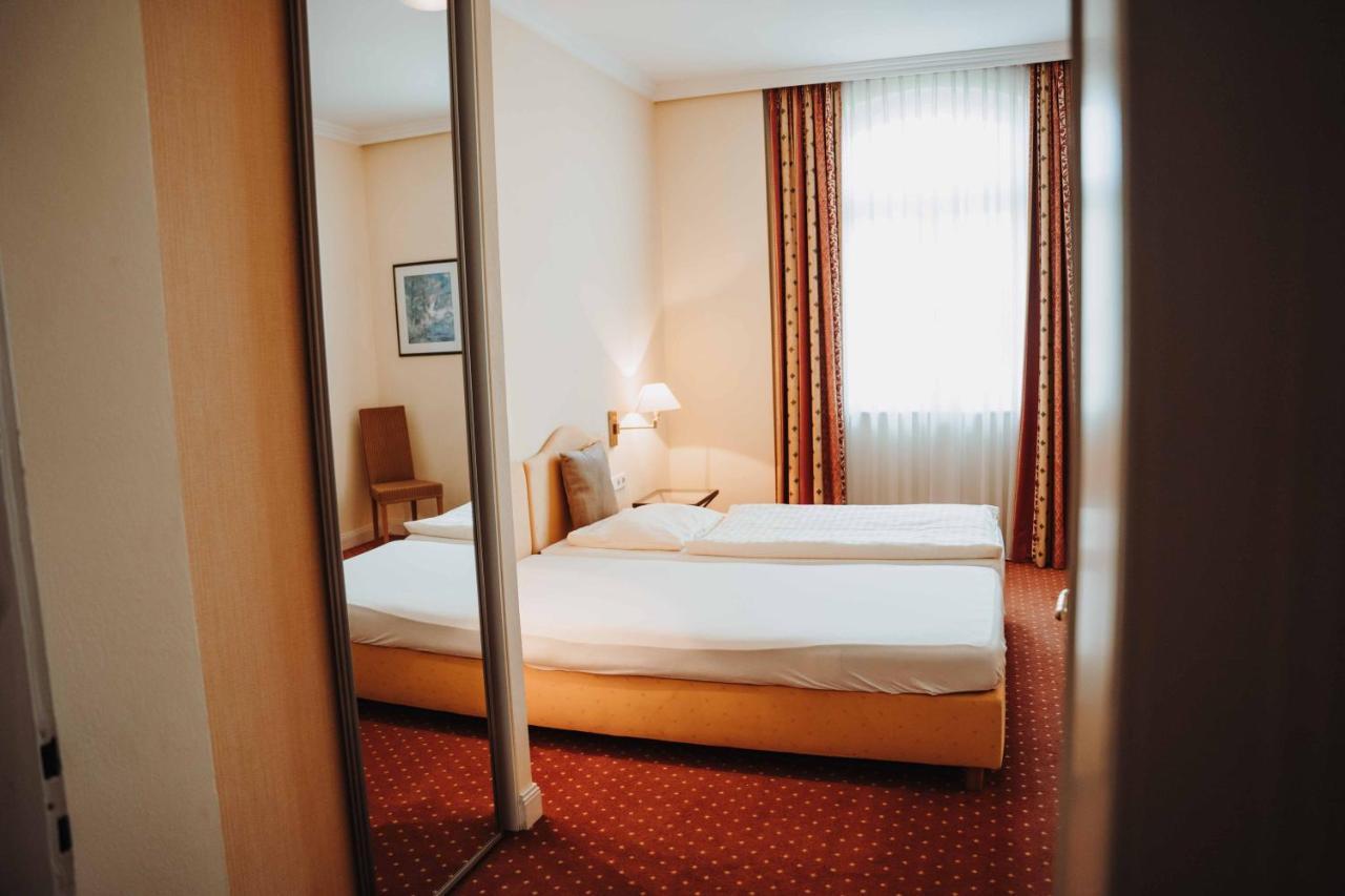 Hotel Am Wallgraben Брилон Стая снимка