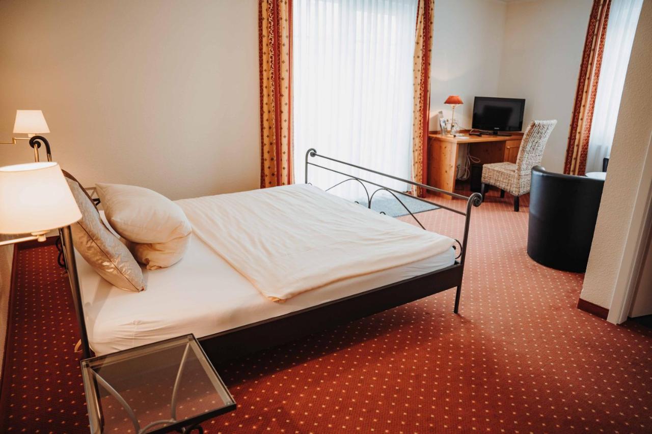 Hotel Am Wallgraben Брилон Екстериор снимка
