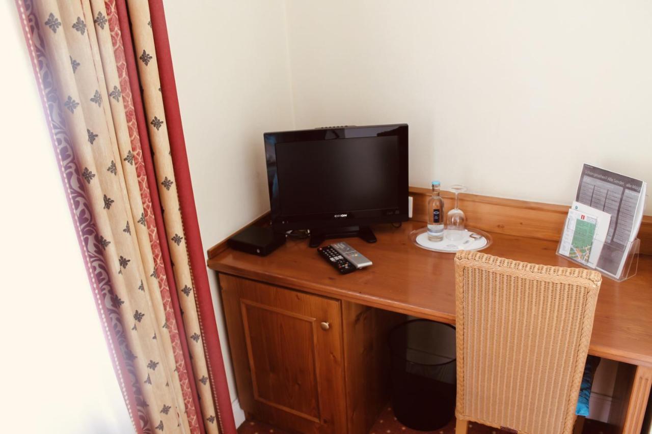 Hotel Am Wallgraben Брилон Стая снимка