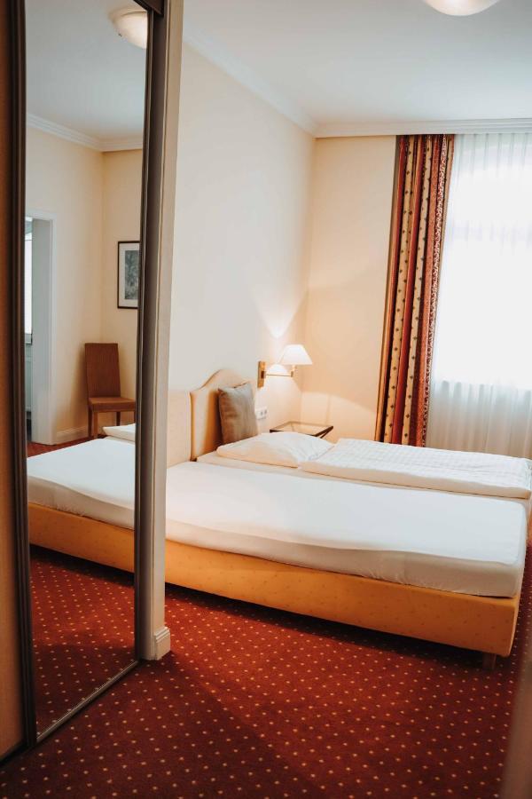 Hotel Am Wallgraben Брилон Екстериор снимка