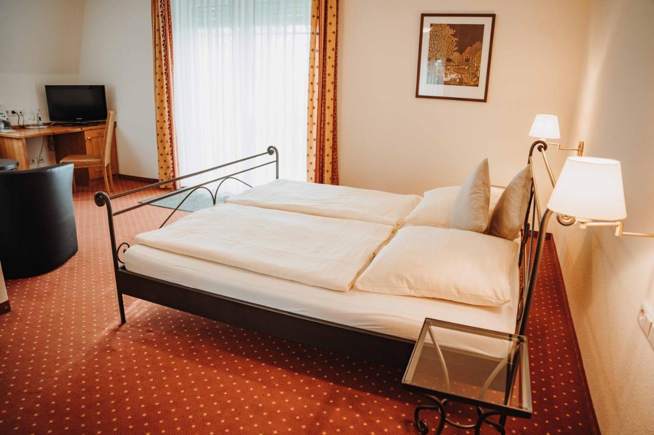 Hotel Am Wallgraben Брилон Екстериор снимка